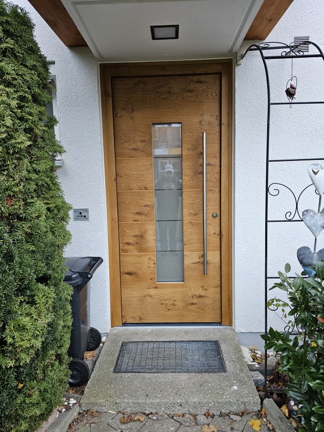 Moderne Holzhaustür